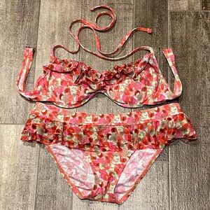 Kenneth Cole Reaction floral ruffle bikini S/M